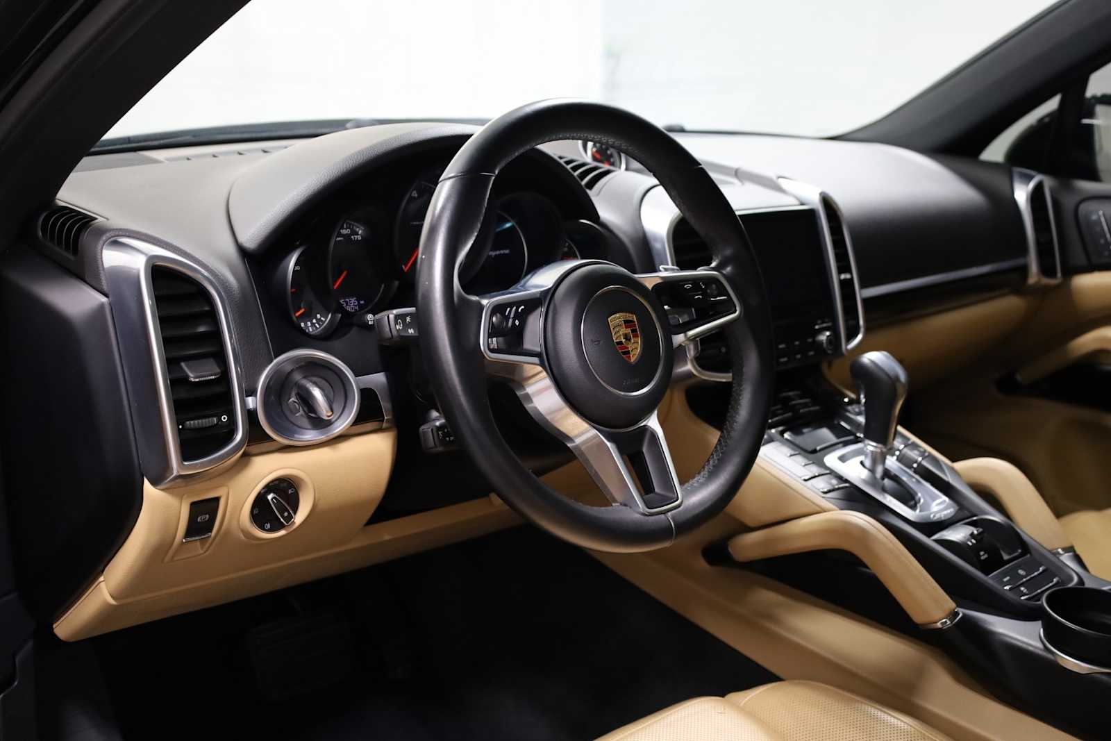 2018 Porsche Cayenne Platinum Edition photo 4