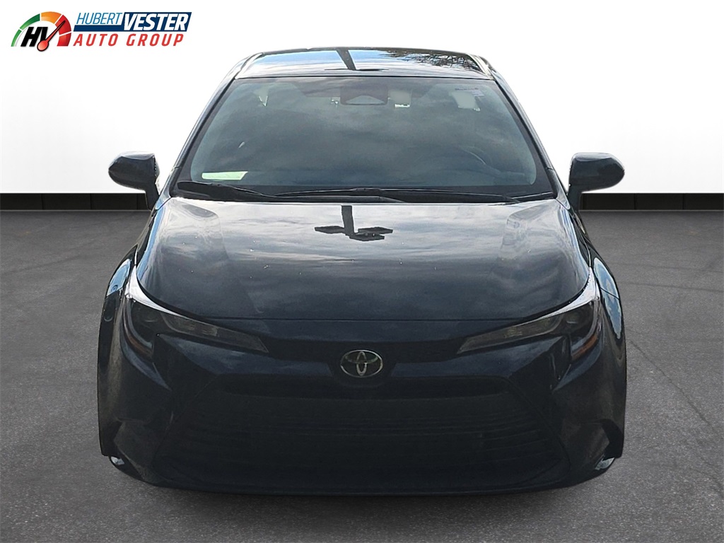 2025 Toyota Corolla LE photo 3
