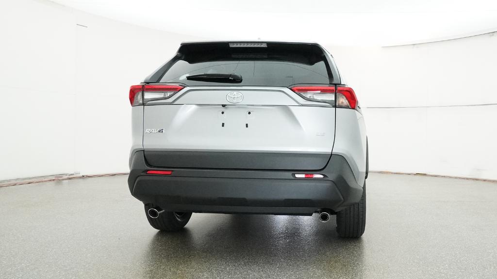 2025 Toyota RAV4 LE photo 17