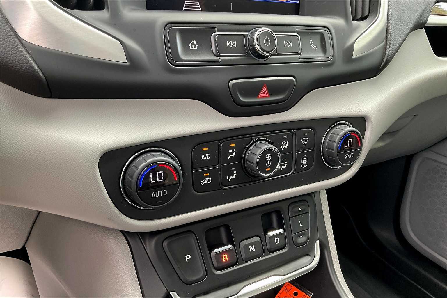2020 Gmc Terrain SLE photo 26