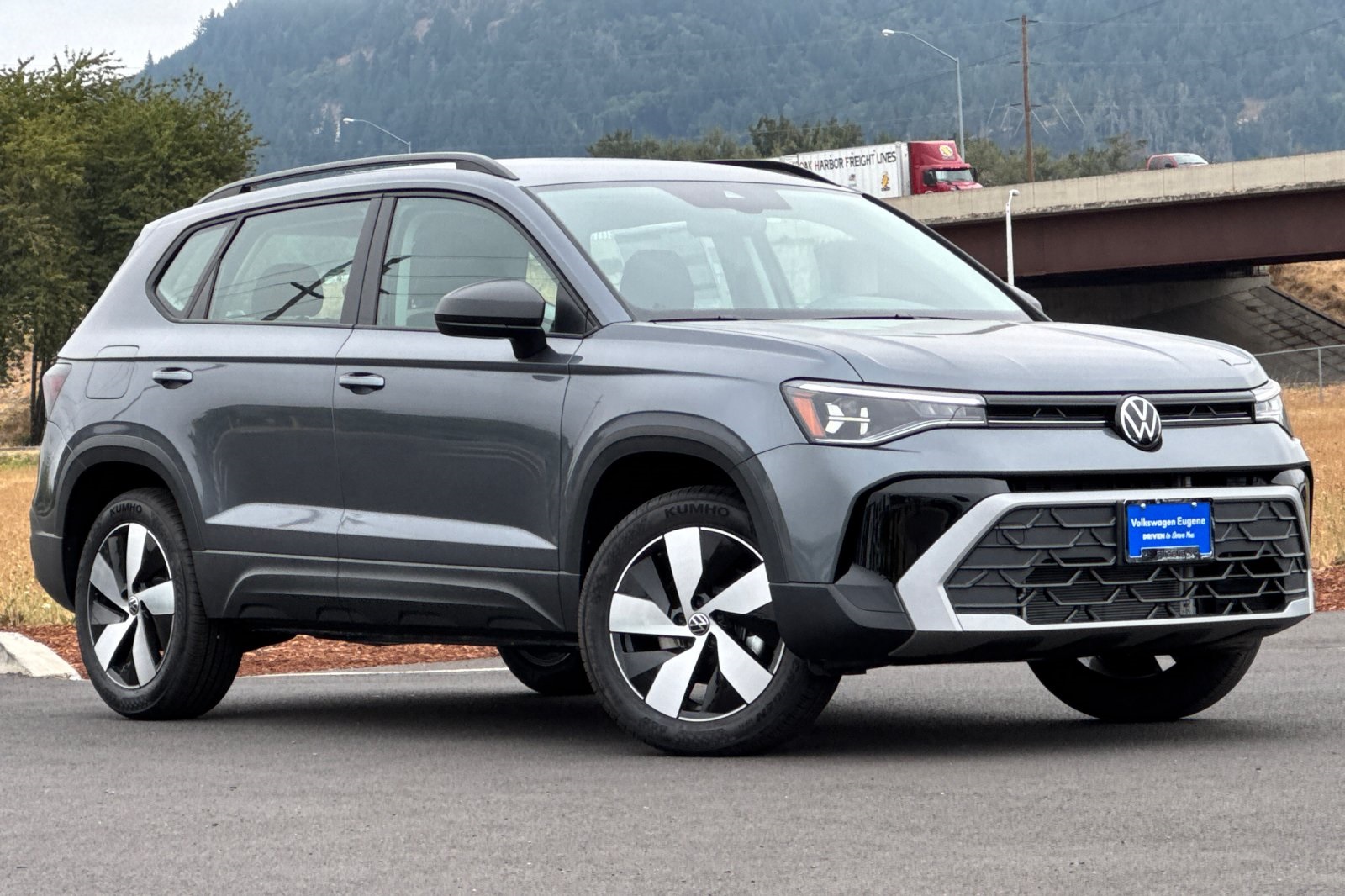 2025 Volkswagen Taos S's photo