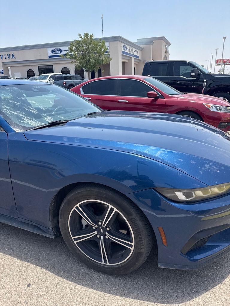 2024 Ford Mustang EcoBoost photo 3
