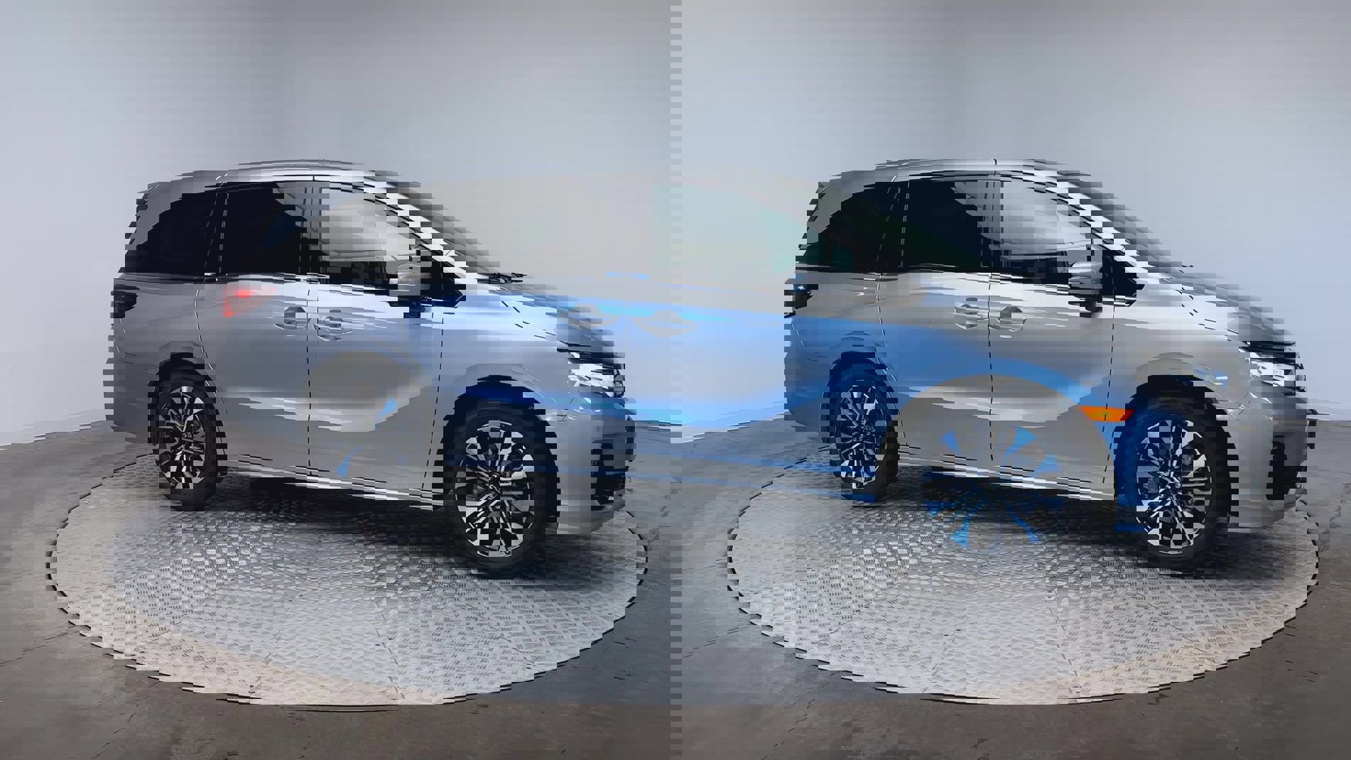 2026 Honda Odyssey Elite photo 2