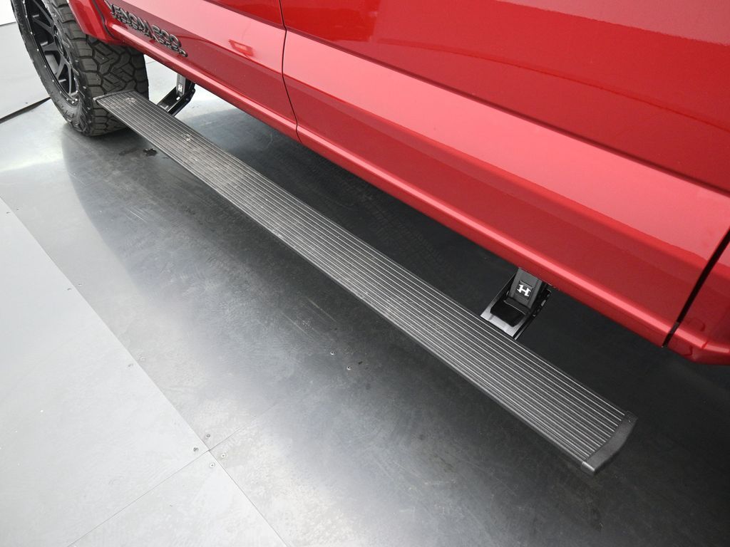 2025 Ford F-150 Lariat photo 24