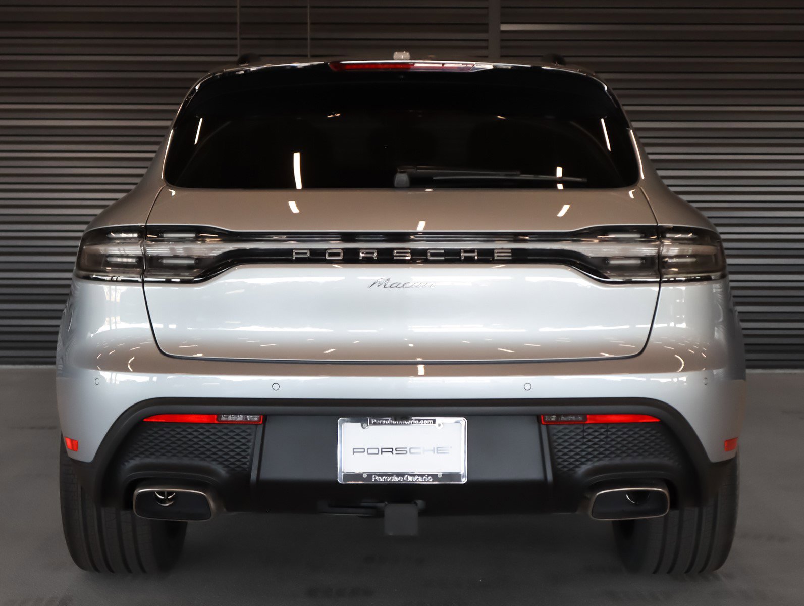 2025 Porsche Macan T photo 9