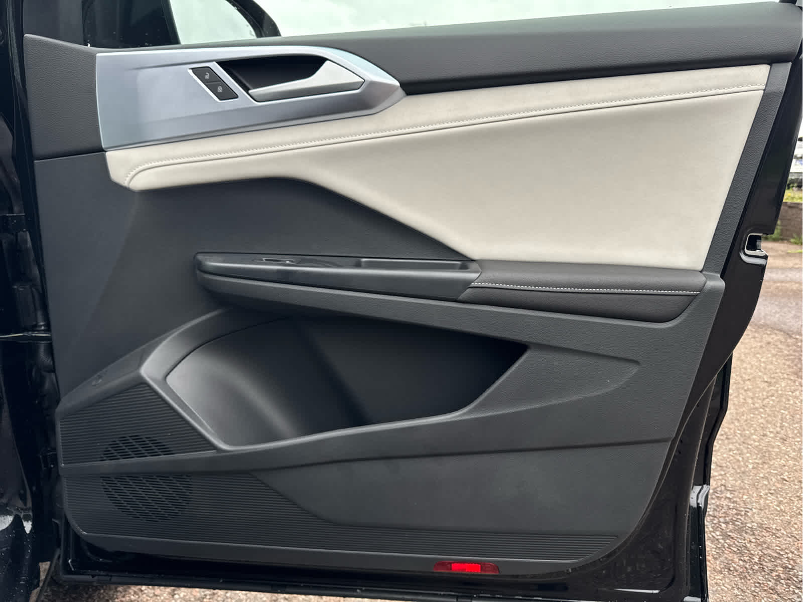 2025 Volkswagen Taos SE photo 29