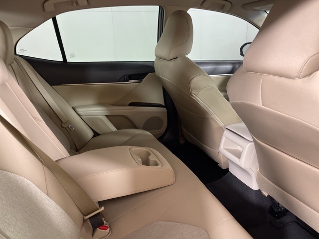 2018 Toyota Camry LE photo 17