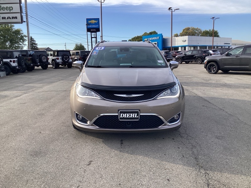 2018 Chrysler Pacifica Limited photo 2