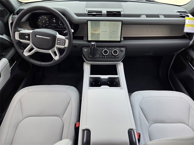 2025 Land Rover Defender 110 X-Dynamic SE photo 18