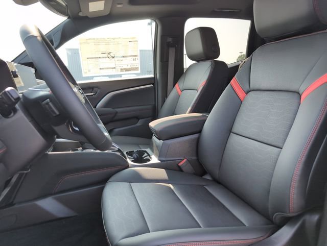 2025 Chevrolet Colorado Z71 photo 9