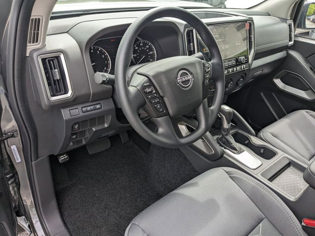 2025 Nissan Frontier SV photo 17