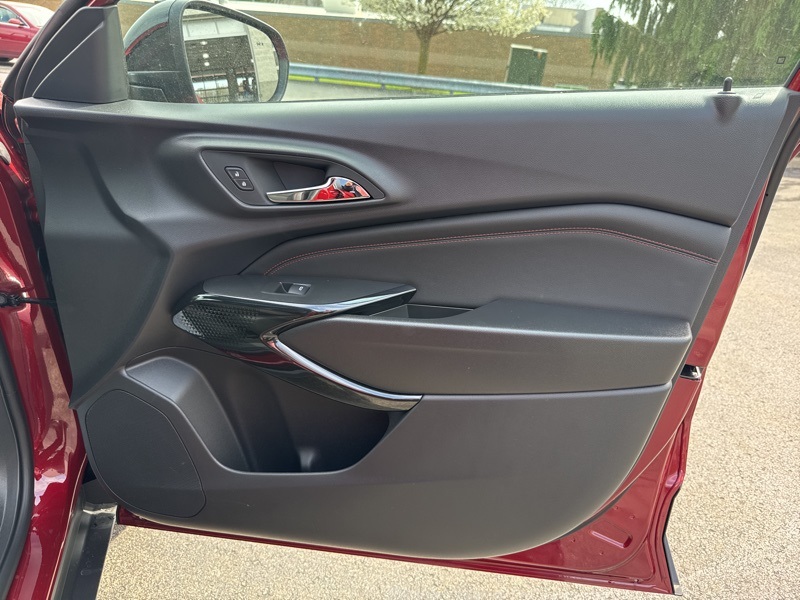 2025 Chevrolet Trax photo 35