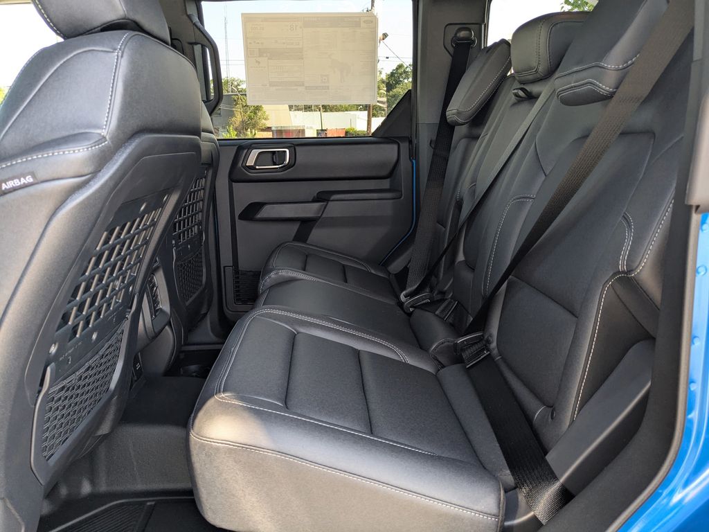 2025 Ford Bronco Badlands photo 14