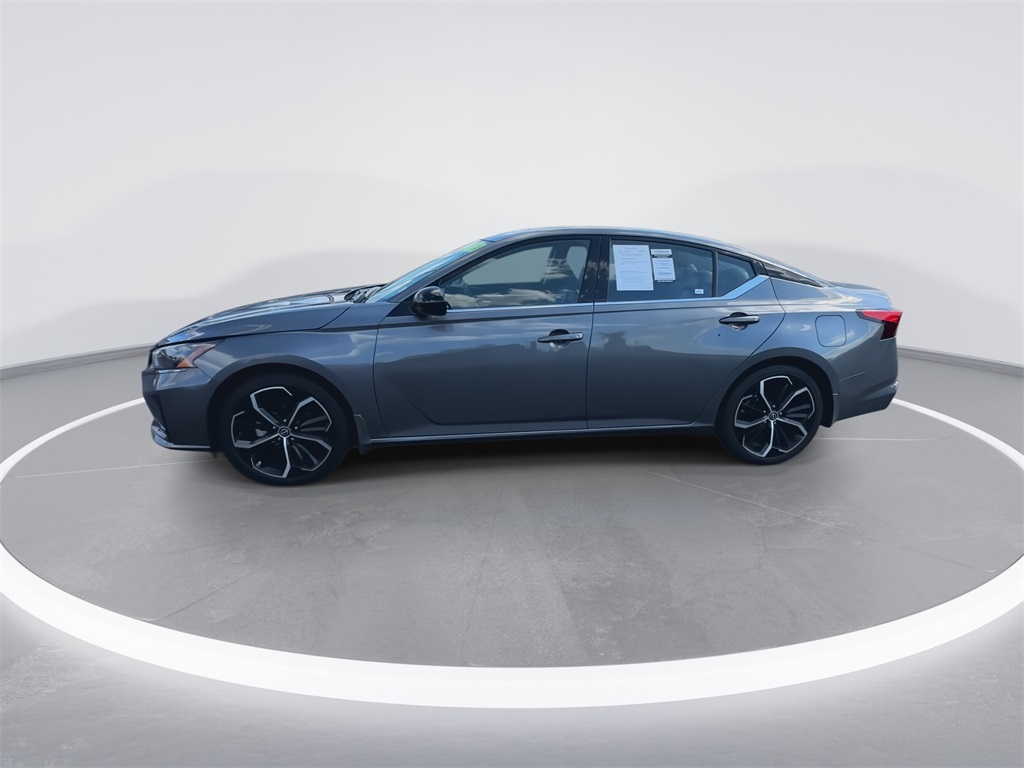 2024 Nissan Altima 2.5 SR photo 5