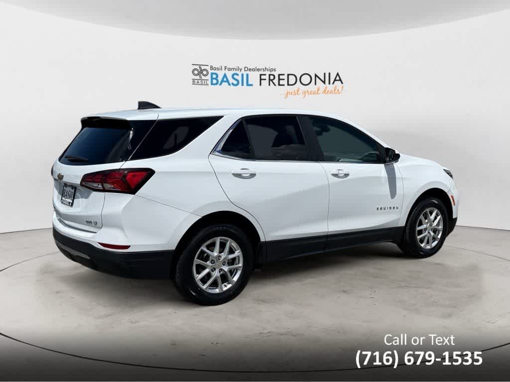 2023 Chevrolet Equinox LT photo 3