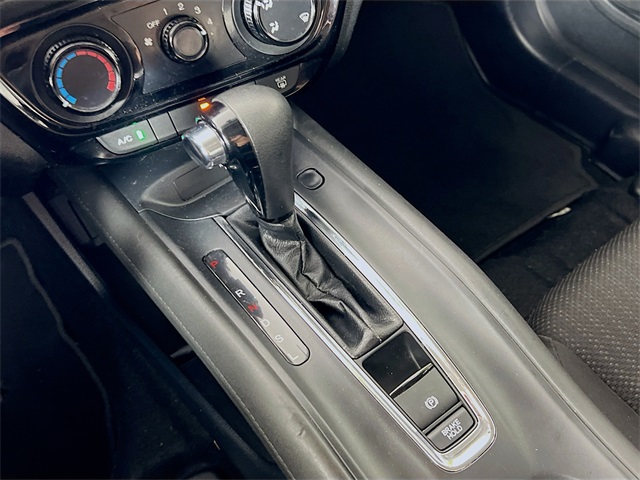 2017 Honda HR-V LX photo 19