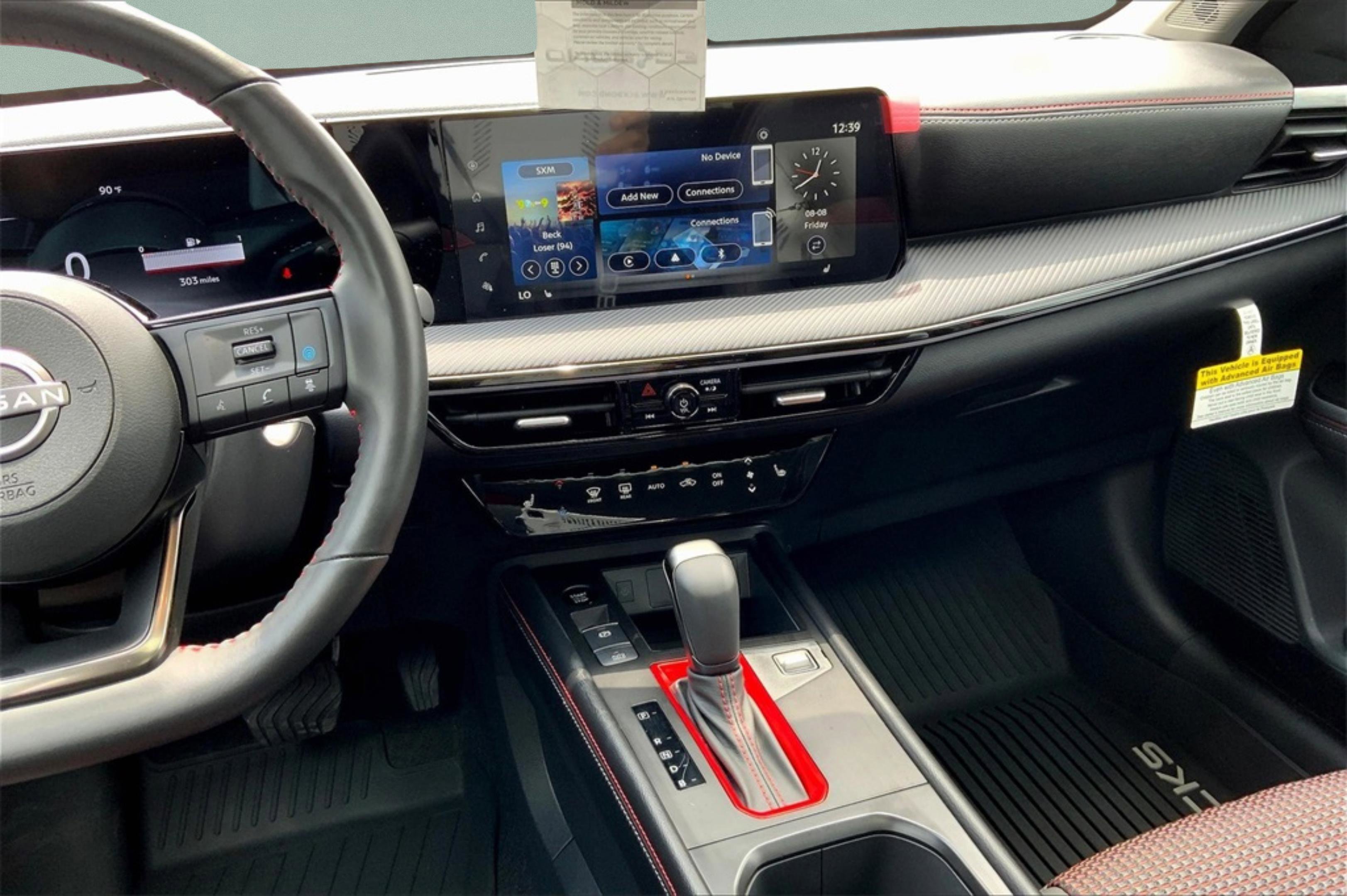 2025 Nissan Kicks SR photo 6