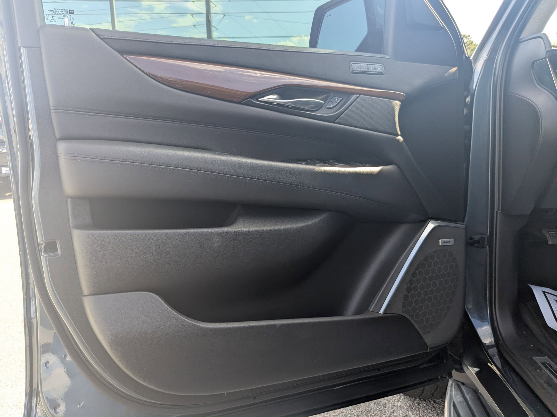 2020 Cadillac Escalade Luxury photo 8