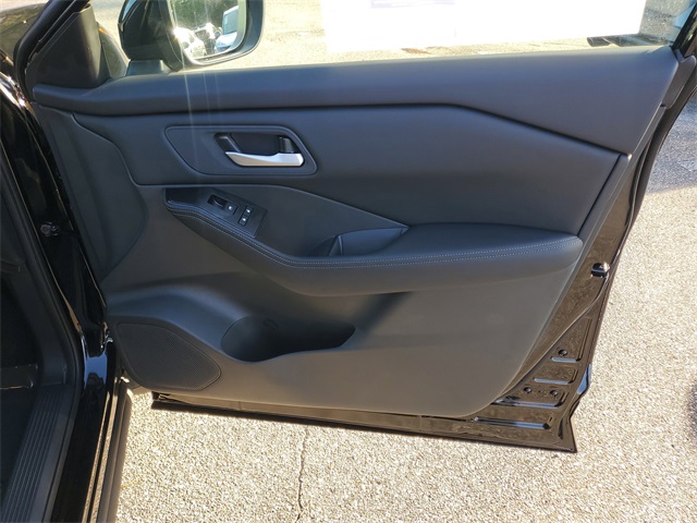 2026 Nissan Rogue SV photo 28