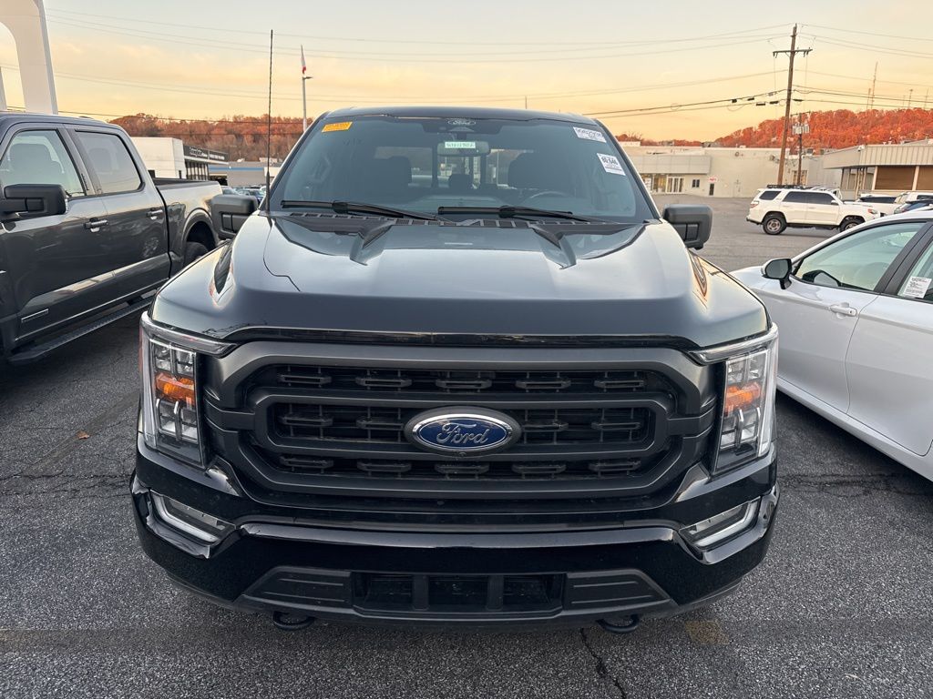 2022 Ford F-150 XLT photo 2