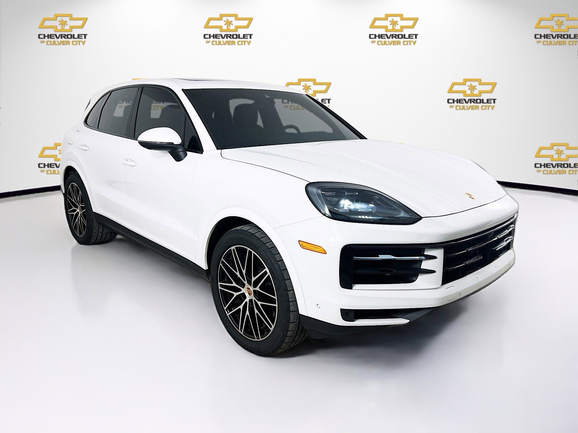2025 Porsche Cayenne Base's photo