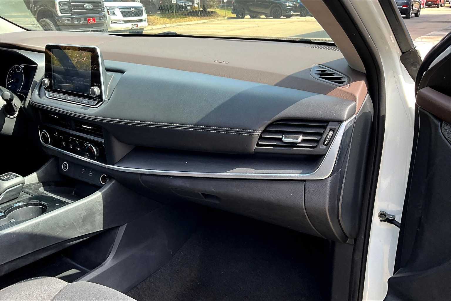2023 Nissan Rogue S photo 16