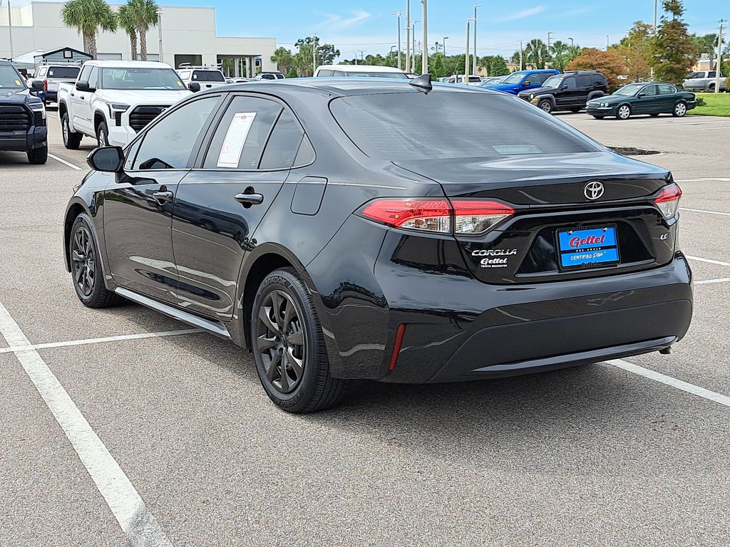 2022 Toyota Corolla LE photo 4