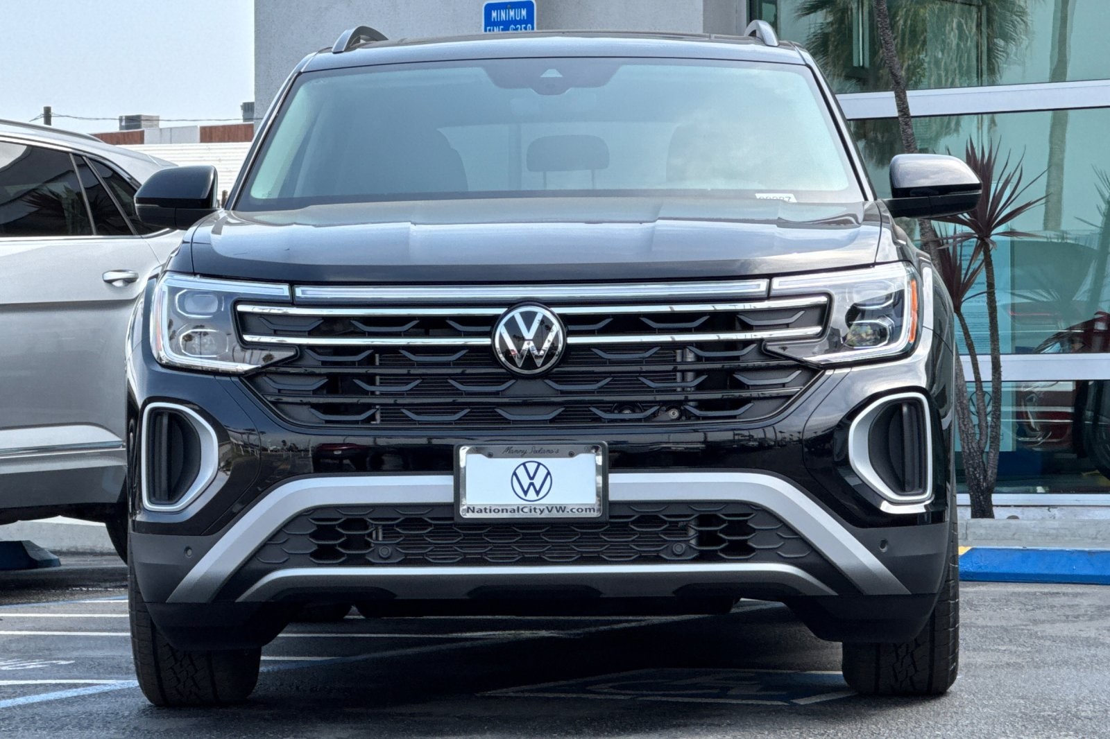 2025 Volkswagen Atlas Peak Edition SE photo 3