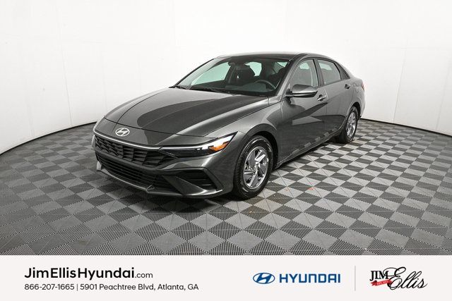 2024 Hyundai Elantra SE photo 26