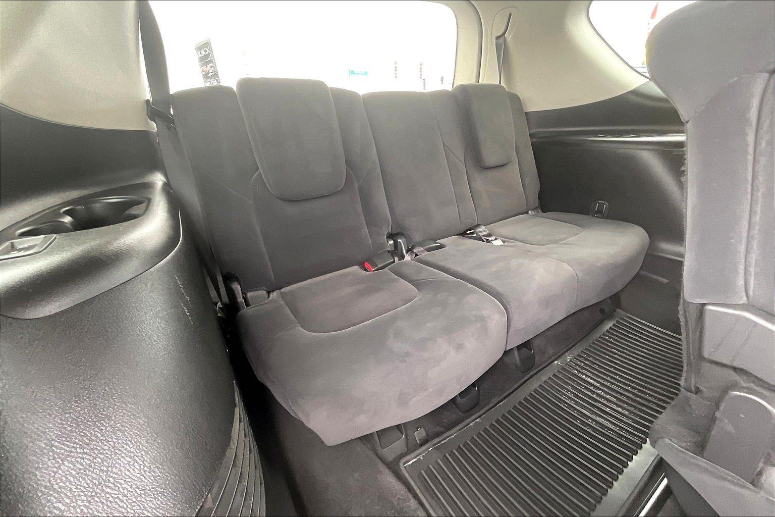 2019 Nissan Armada SV photo 24