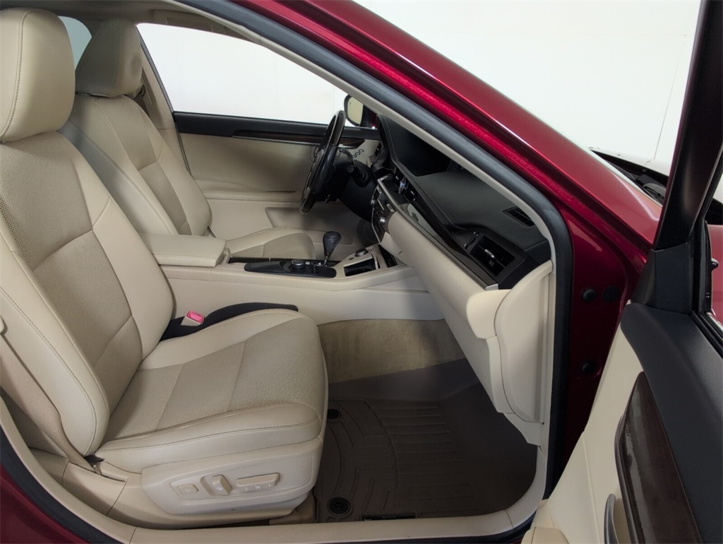 2015 Lexus ES 350 photo 12