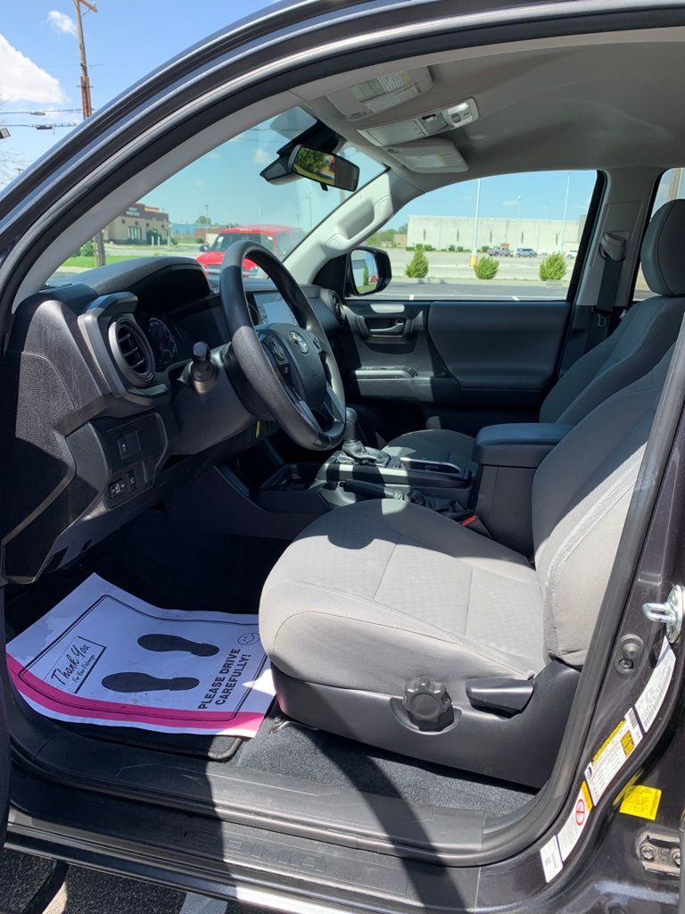 2020 Toyota Tacoma SR5 4x4 photo 12