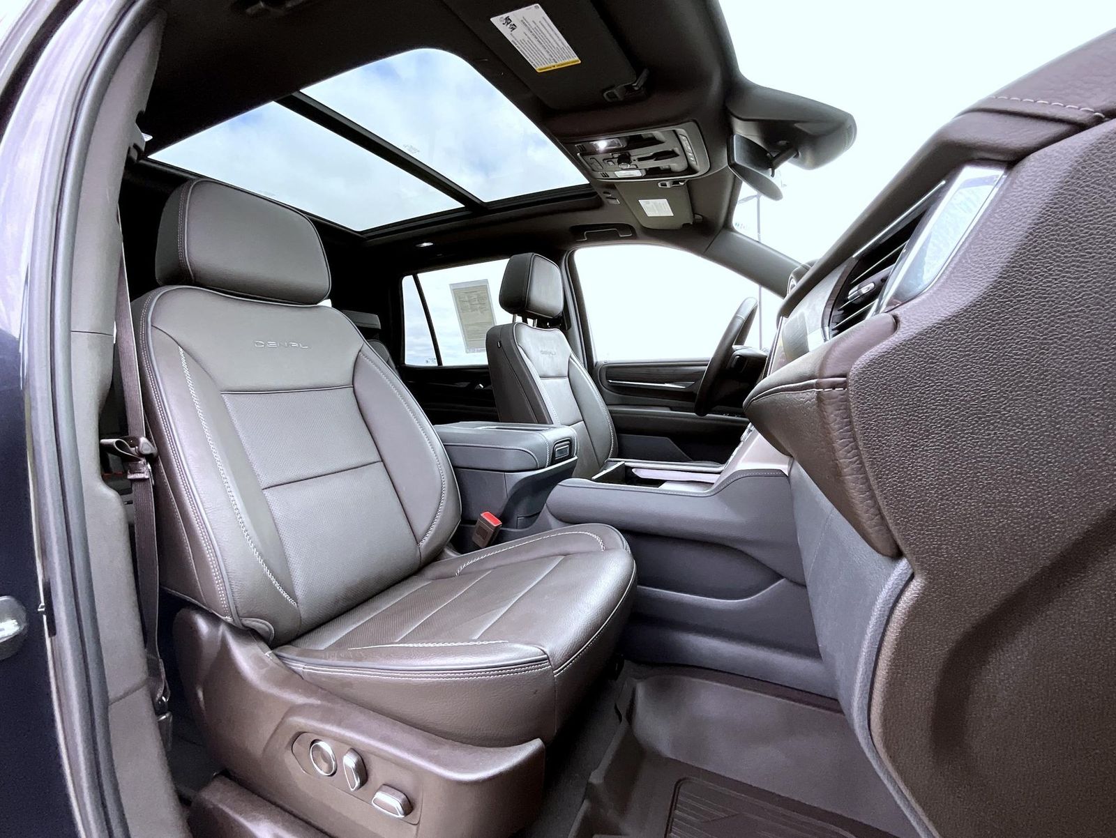 2023 Gmc Yukon Denali photo 14