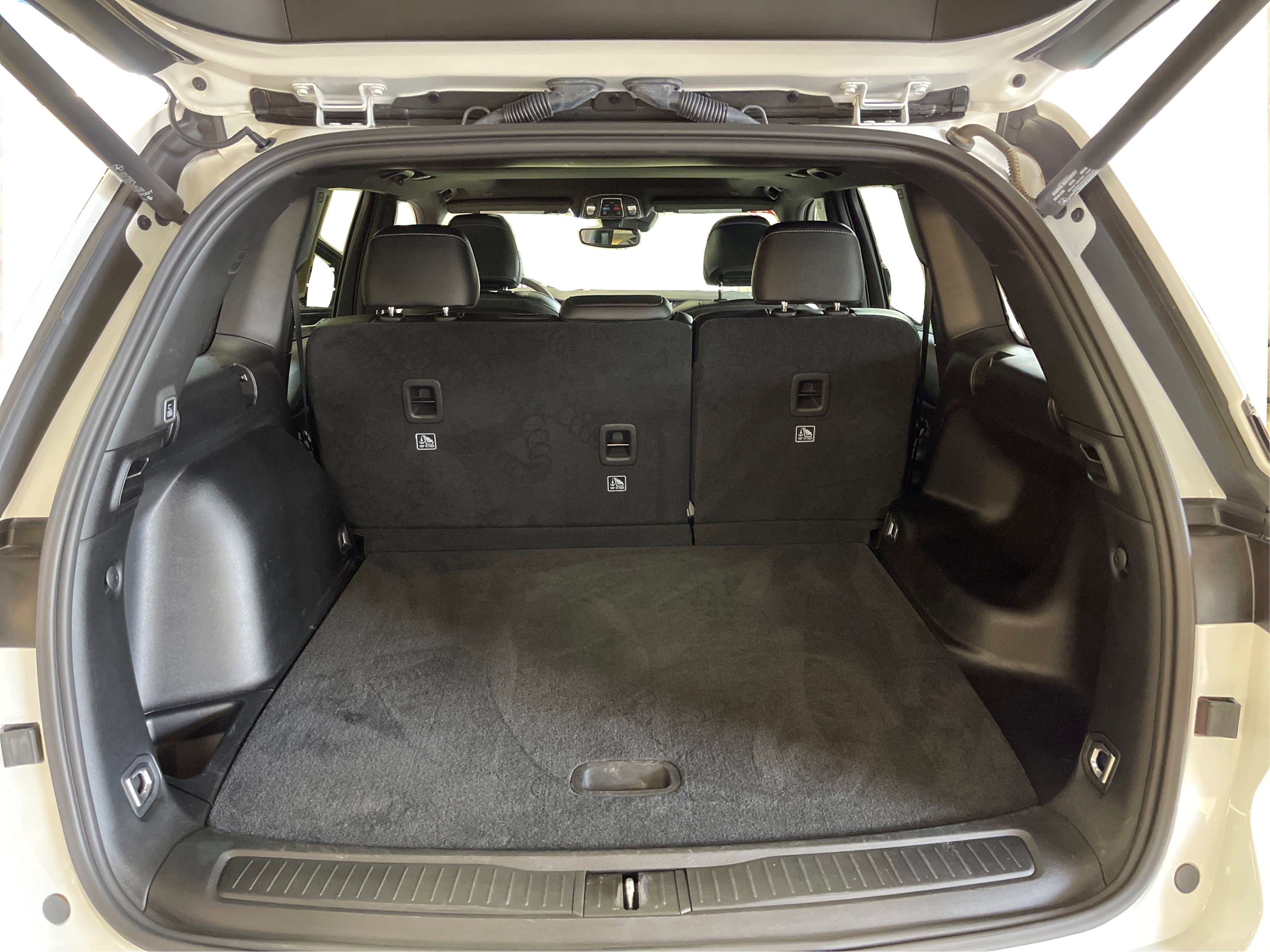 2023 Jeep Grand Cherokee Altitude photo 19