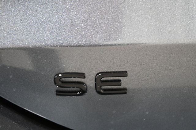 2025 Volkswagen Tiguan SE R-Line Black photo 18