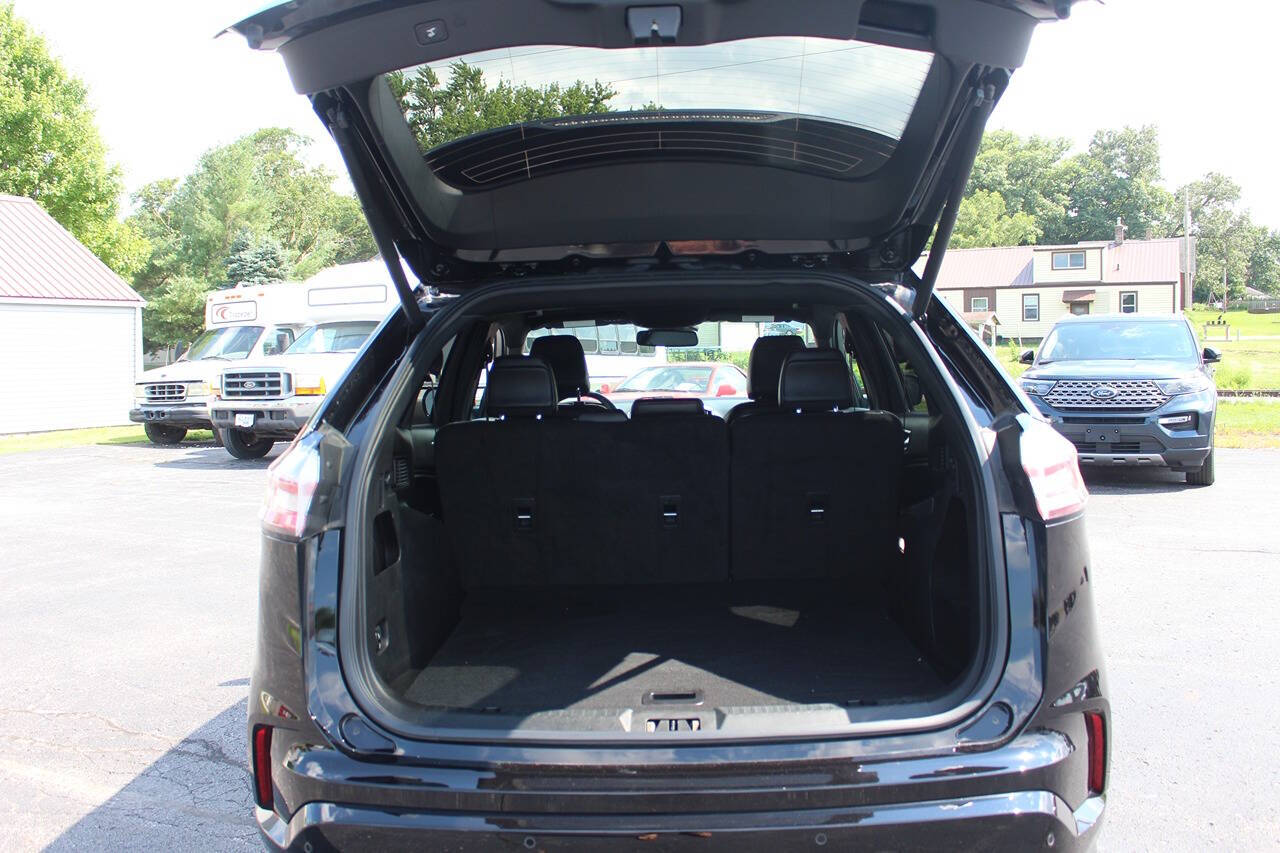2024 Ford Edge ST photo 7