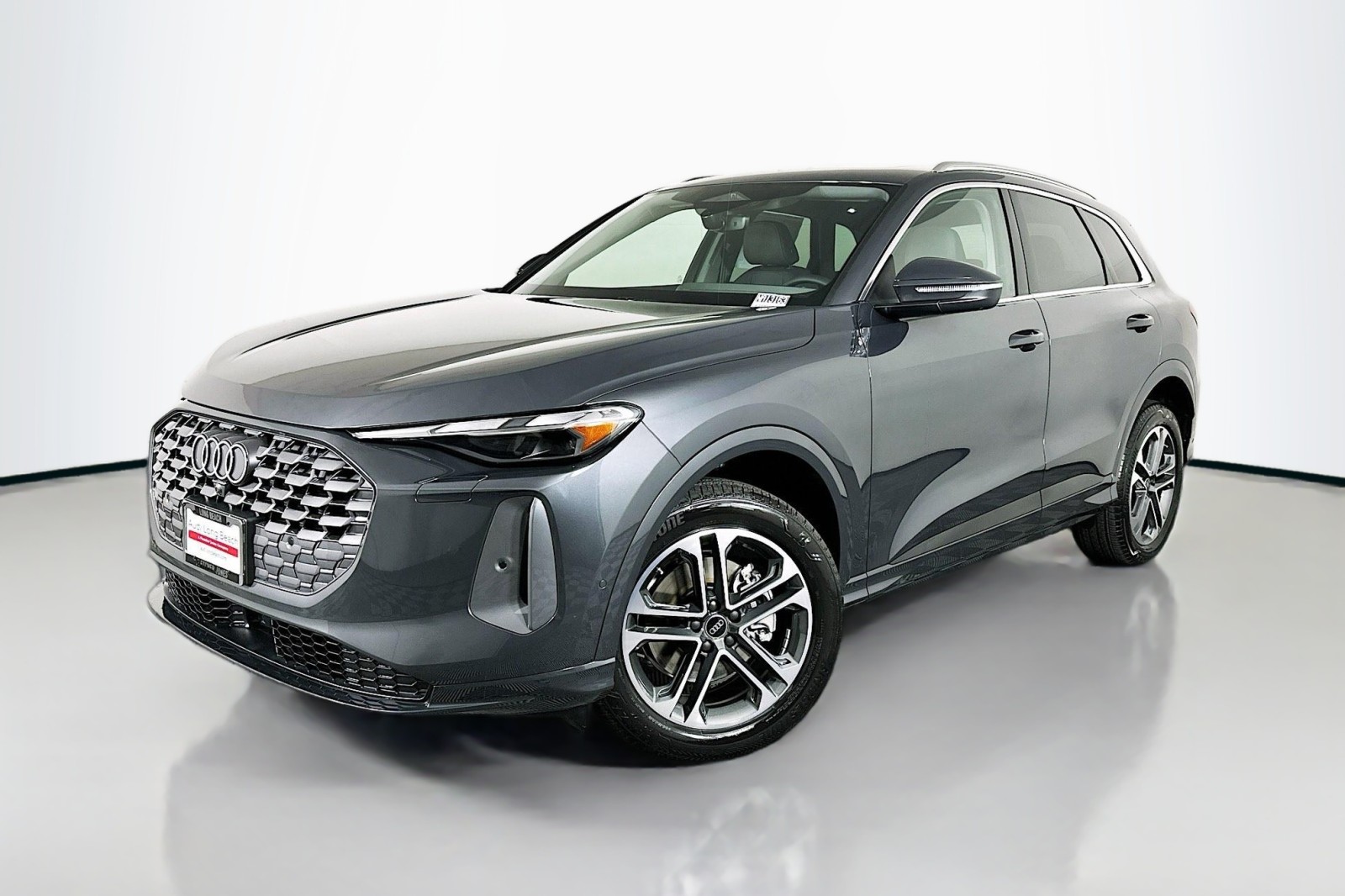 2025 Audi New Q5 Premium's photo