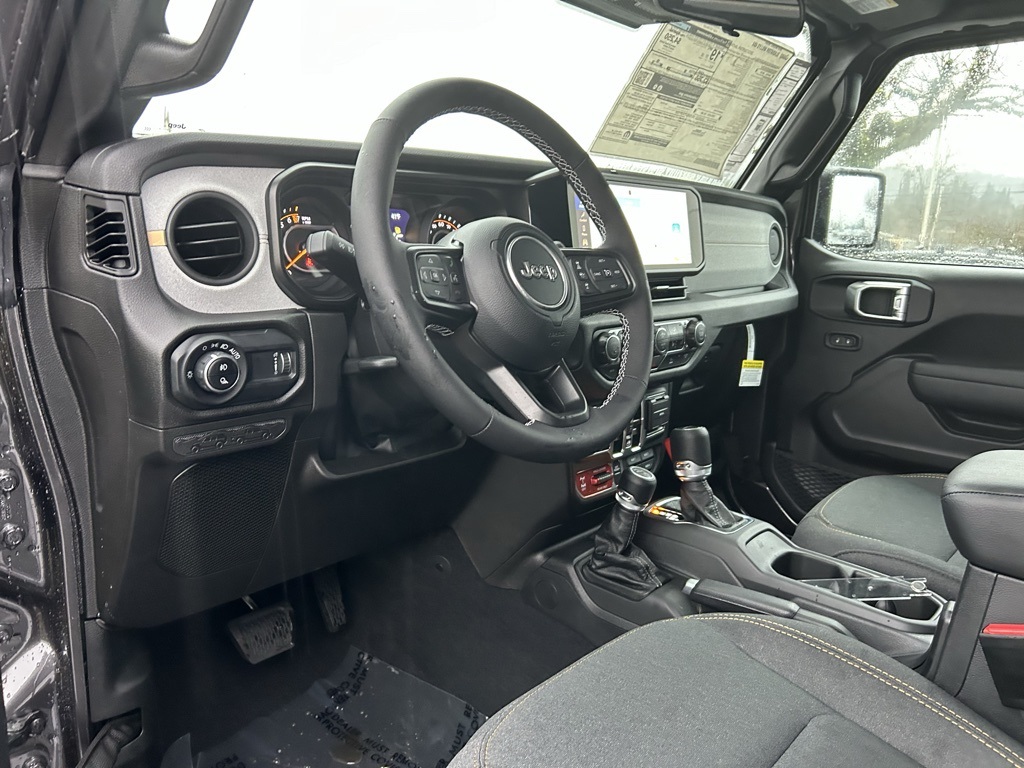 2025 Jeep Gladiator Willys photo 13