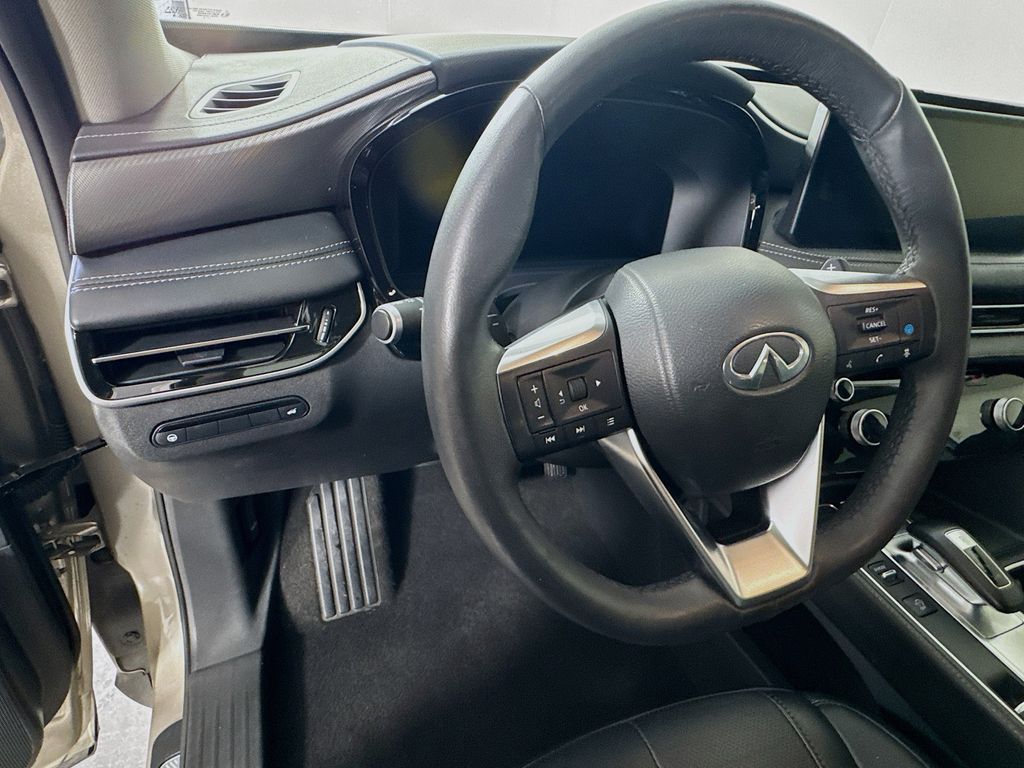 2023 Infiniti QX60 Luxe photo 11
