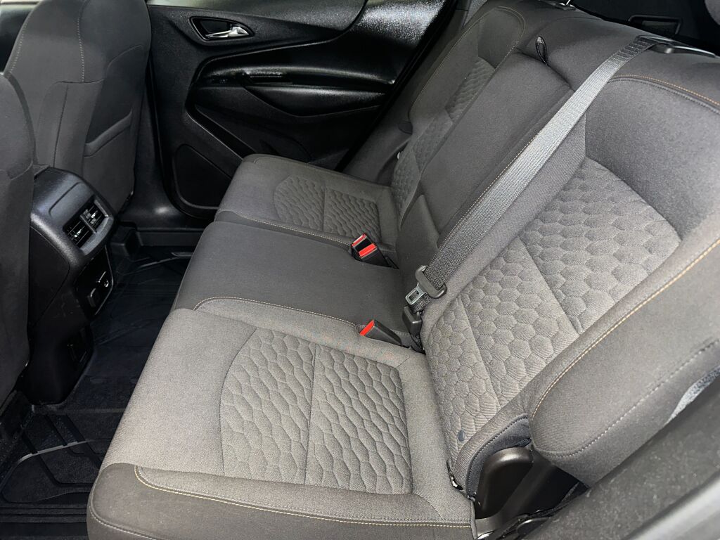 2018 Chevrolet Equinox LT photo 16