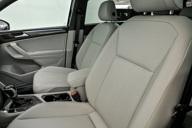2024 Volkswagen Tiguan SE R-Line Black photo 9