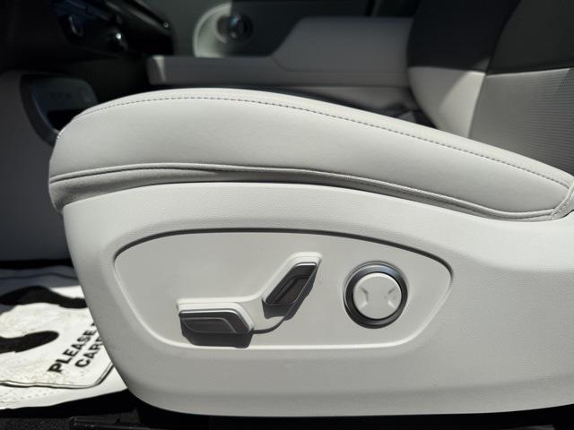 2026 Hyundai Ioniq SEL photo 11