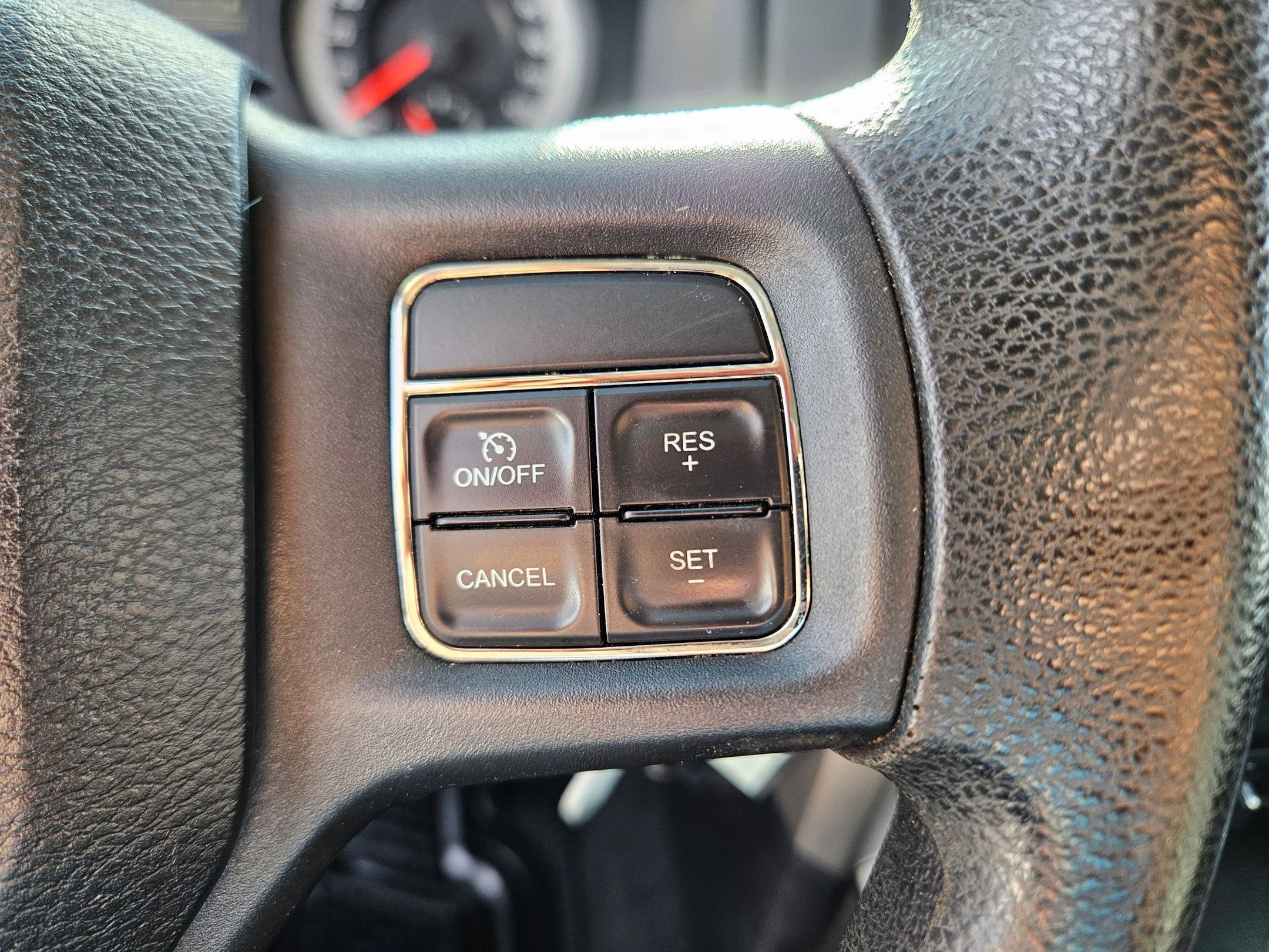 2013 Ram 1500 SLT photo 17