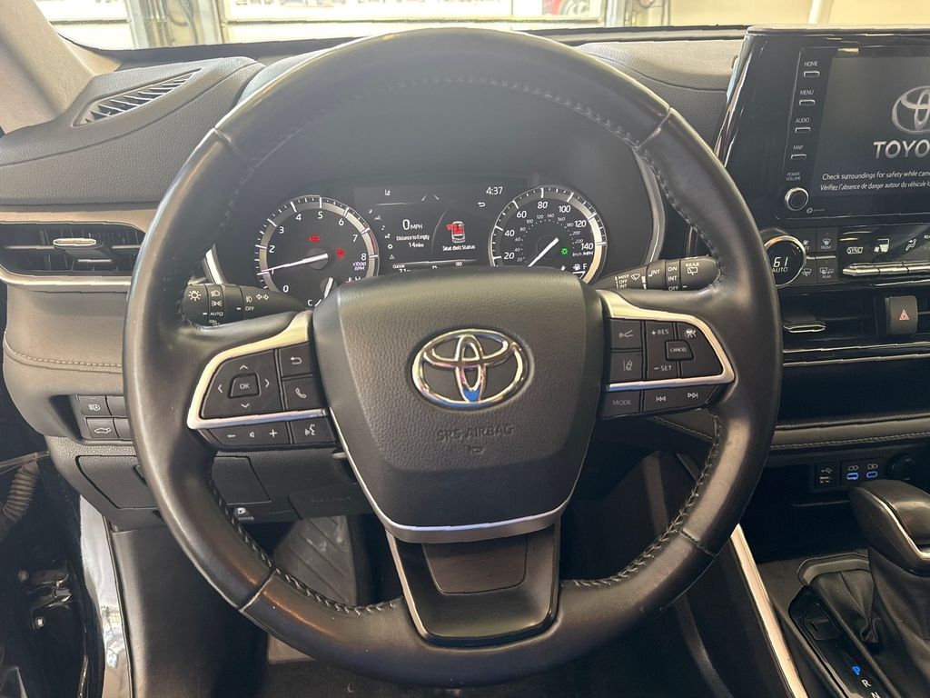 2022 Toyota Highlander XLE photo 21