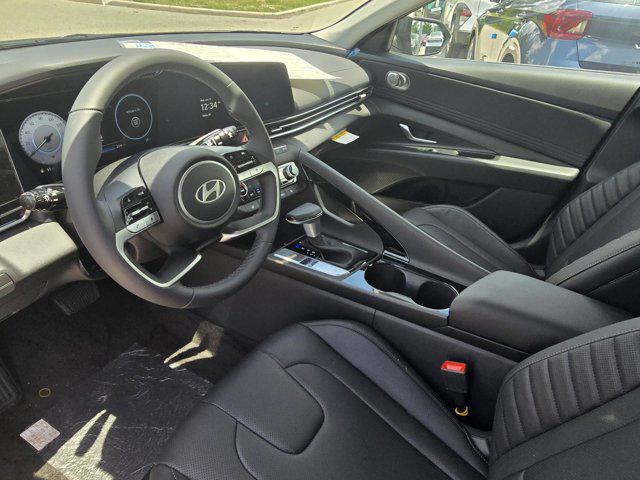 2025 Hyundai Elantra Limited photo 17