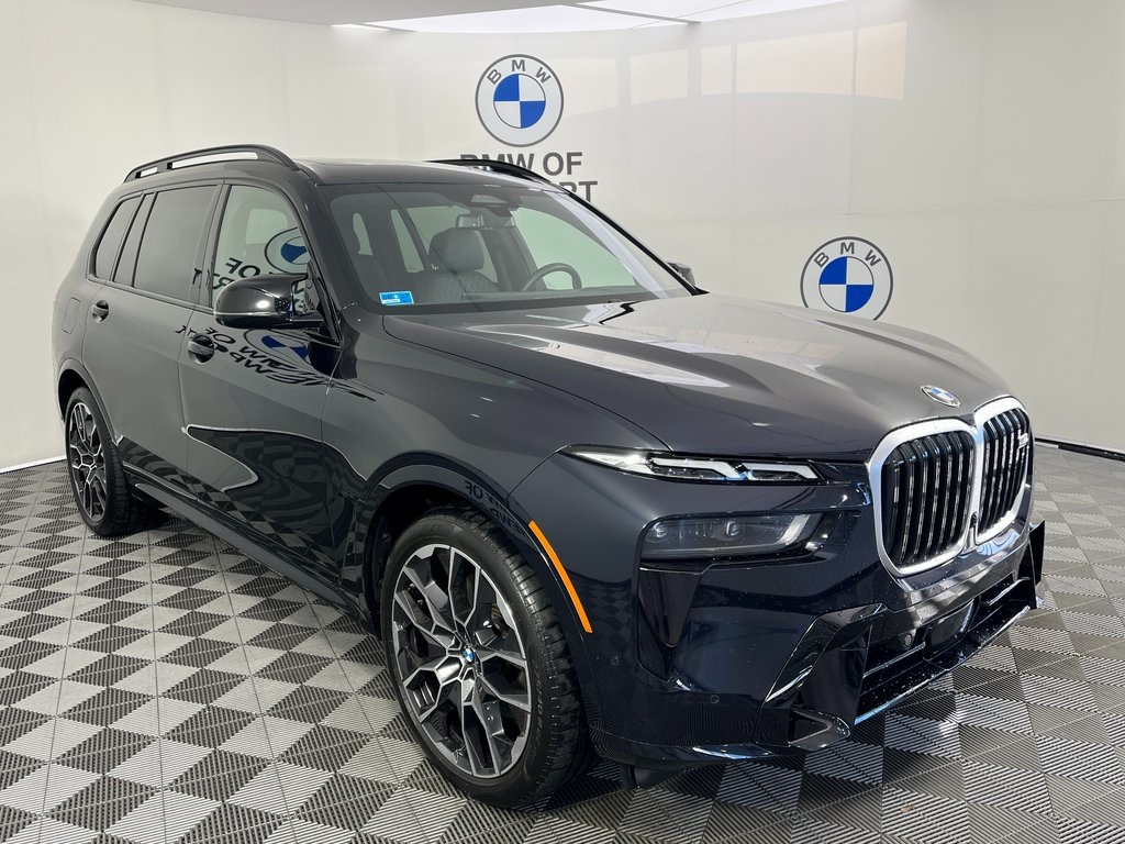 2025 BMW X7 M60i's photo