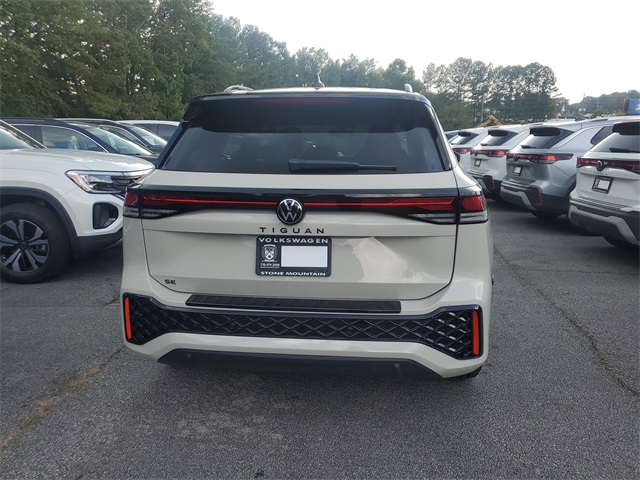 2025 Volkswagen Tiguan SE R-Line Black photo 2