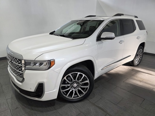 2022 GMC Acadia Denali's photo