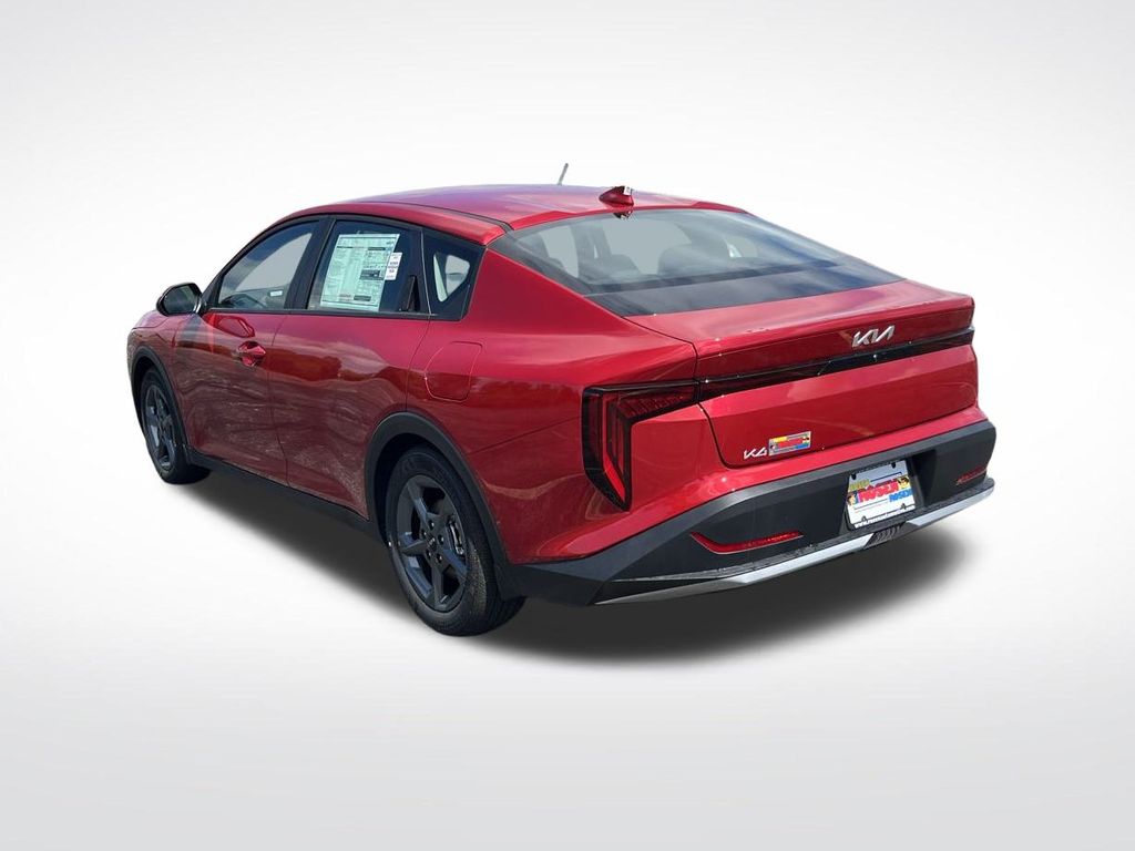 2025 Kia K4 LXS photo 3