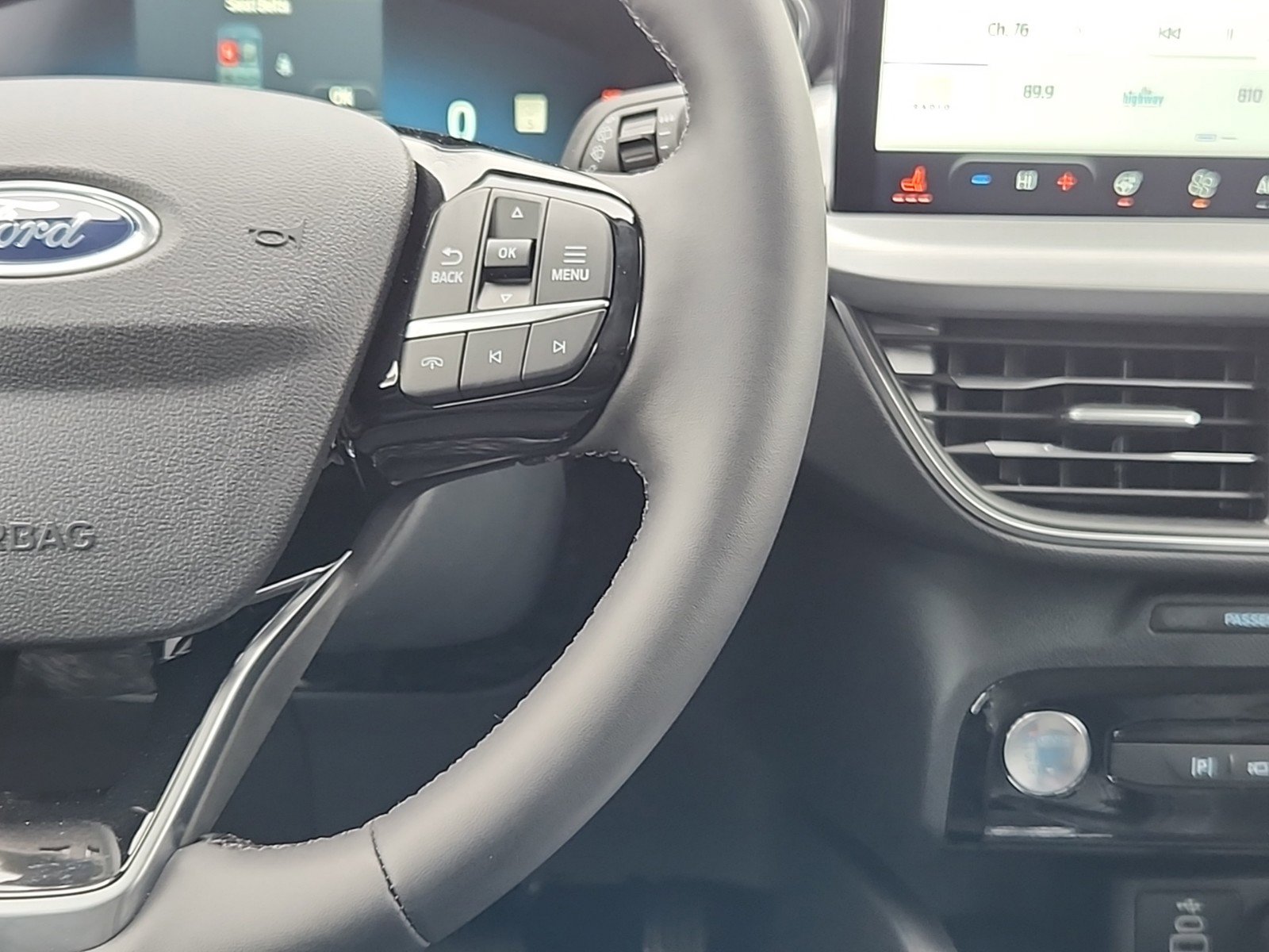 2024 Ford Escape Plug-In Hybrid Premium photo 15